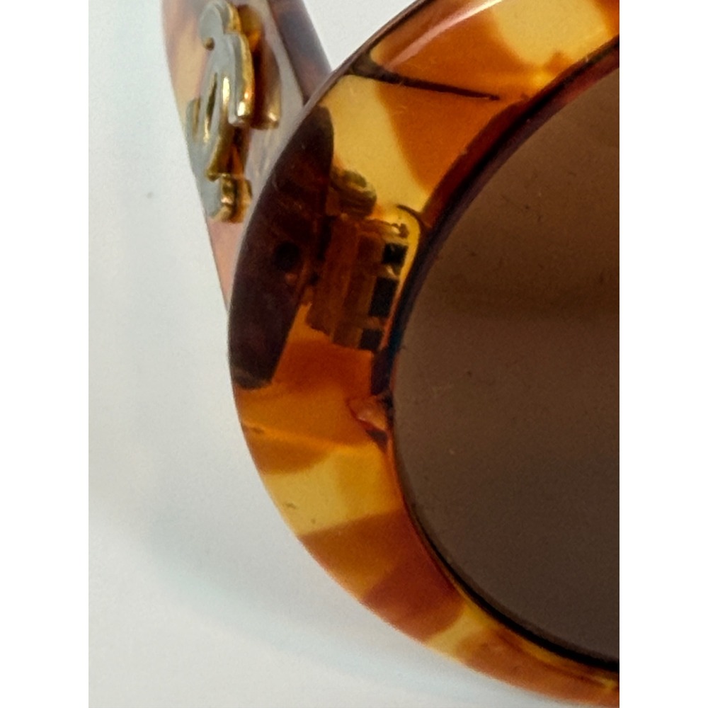 Chanel Vintage Oversized Round Tortoise Shell Sunglasses CC Logo 0014 10 Italy - Picture 8 of 8